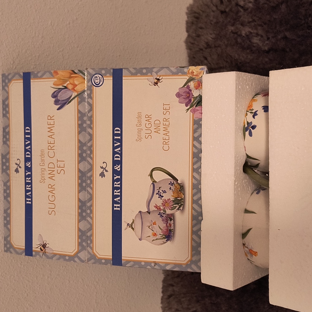 Harry & David Sugar and Creamer Set New in Box